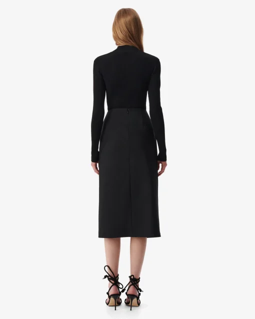 MID-LENGTH WRAP SKIRT